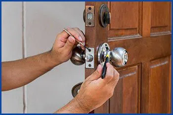 South Lebanon OH Locksmiths Store South Lebanon, OH 513-438-0003 South Lebanon OH Locksmiths Store South Lebanon, OH 513-438-0003 - 14-install-new-lock
